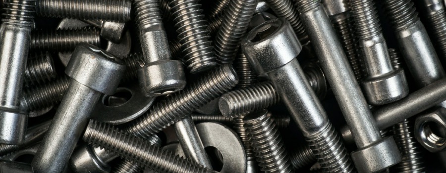 Nakrętki do śrub – kluczowe elementy w budownictwie i przemyśle